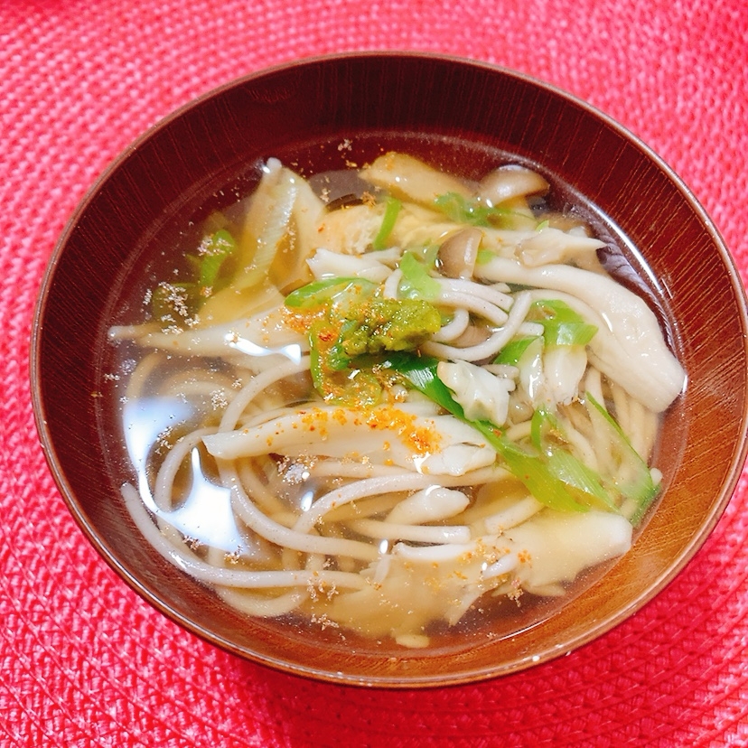 きのこそば（柚子ごしょう一味唐辛子）お吸い物