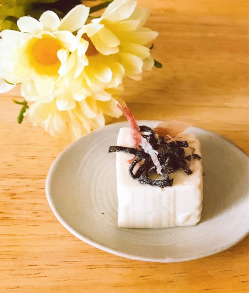 塩昆布のせꕤ 湯豆腐風温やっこor冷奴✧˖° レシピ・作り方 by sweet