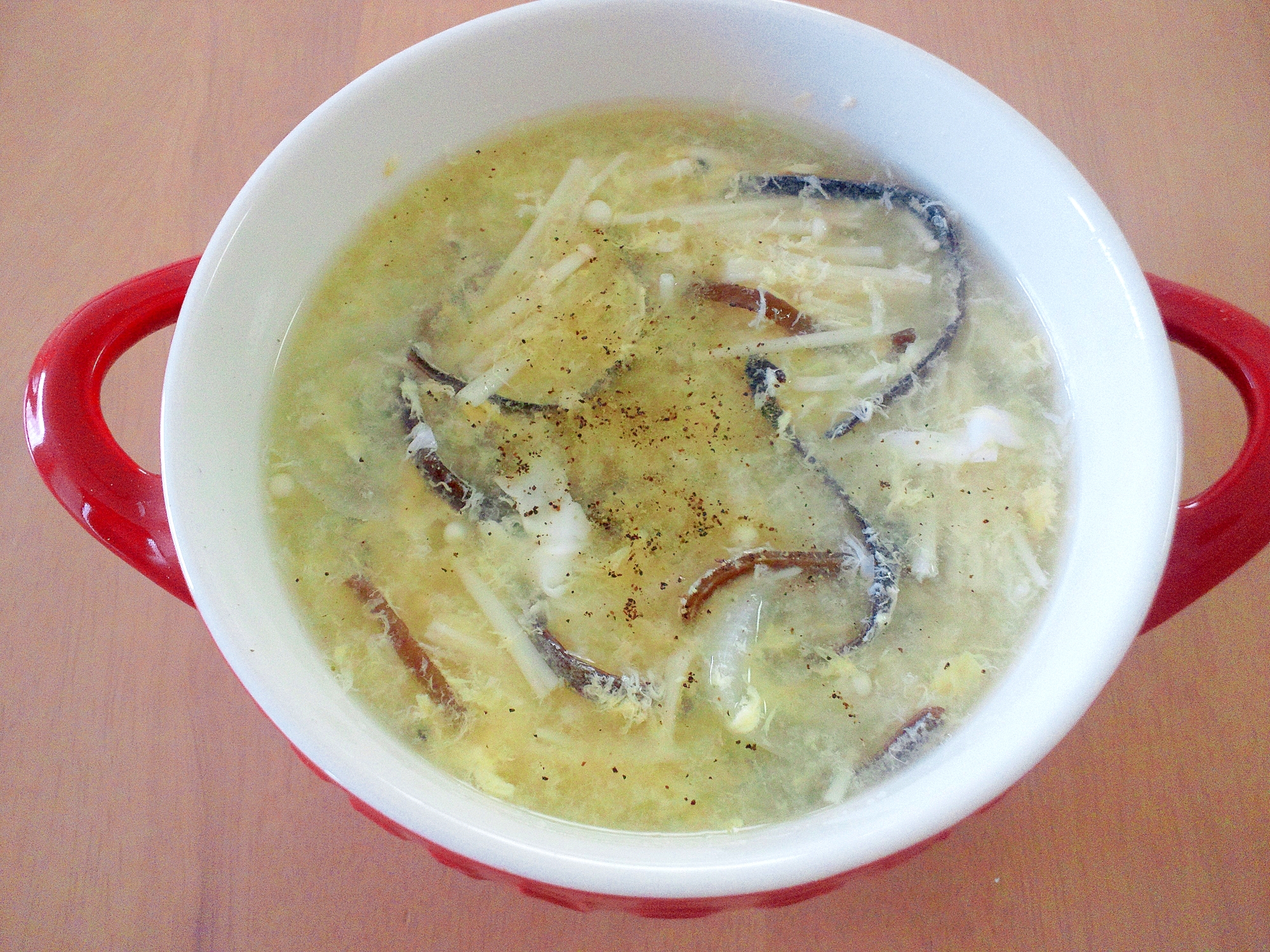キクラゲの食感がたまらない、簡単な中華スープ♪
