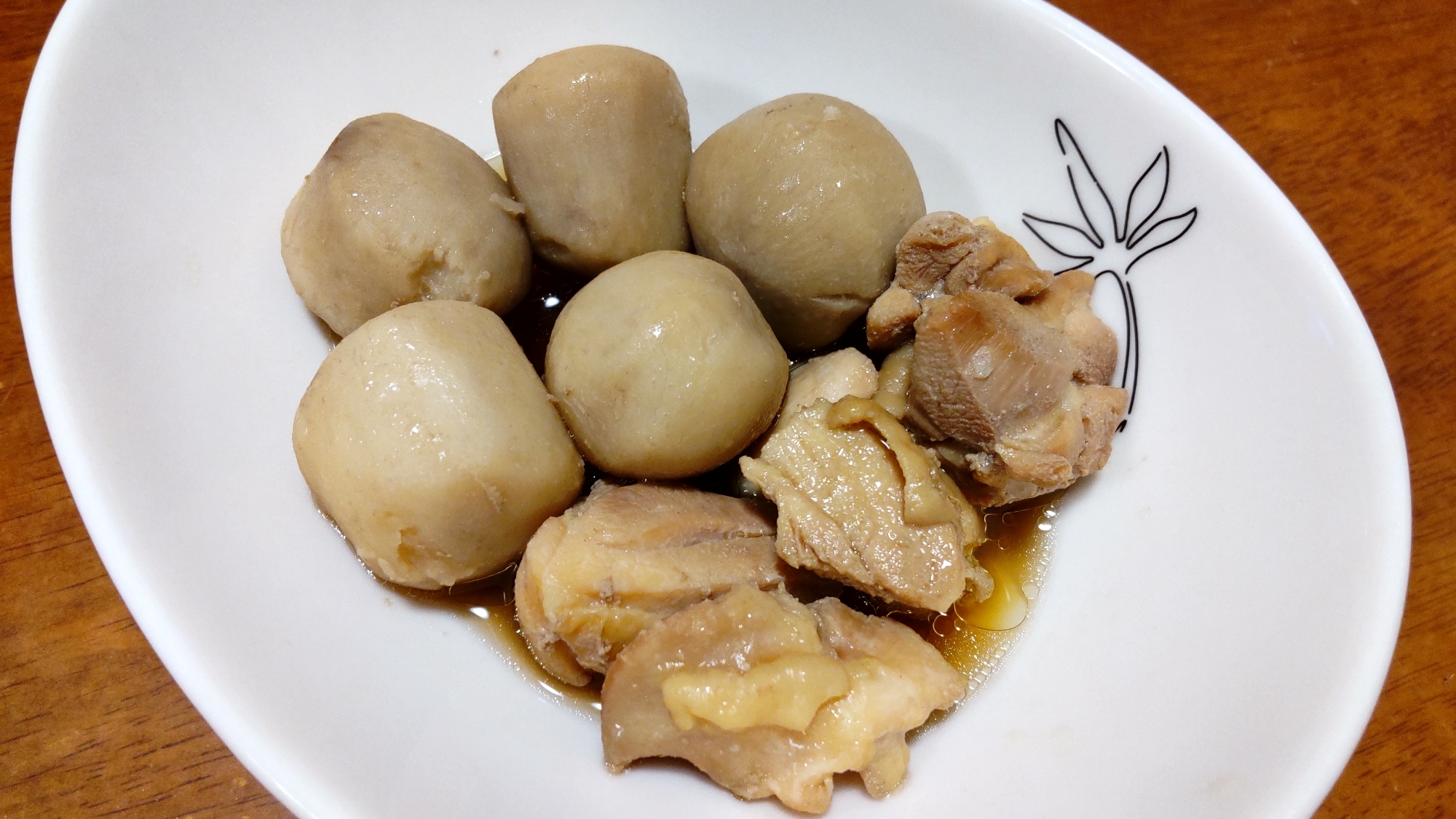 里芋と鶏もも肉の煮物