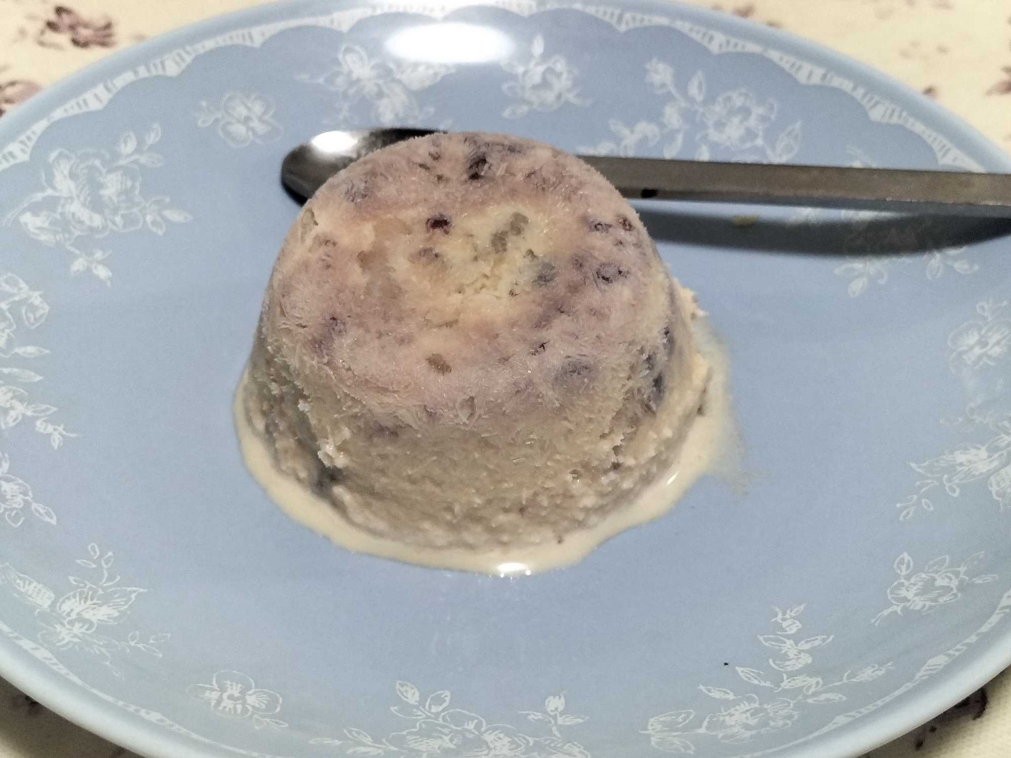 ヤマザキの豆大福とバニラアイスで簡単桜餅風アイス