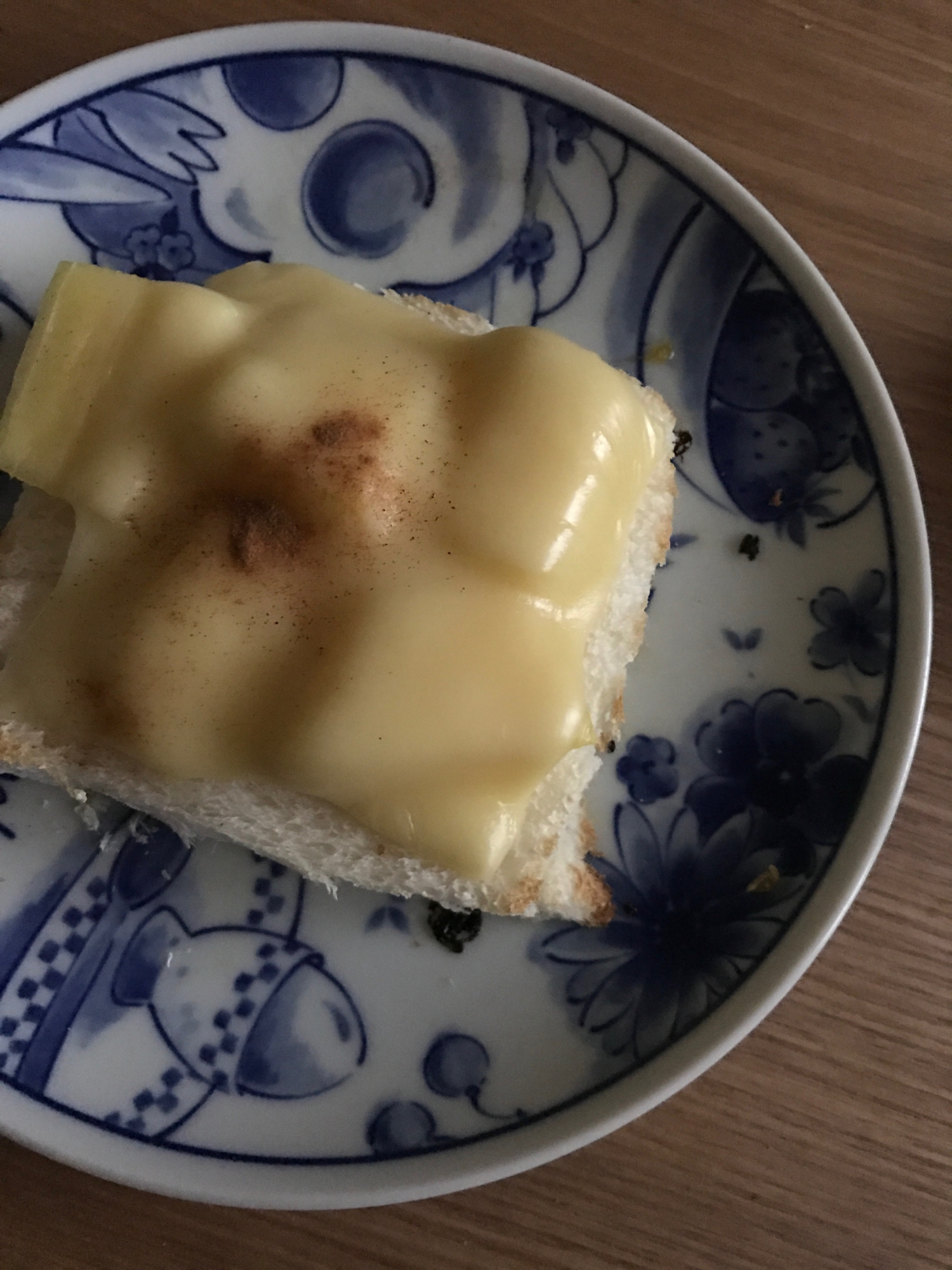 パイナップルとチーズのシナモントースト