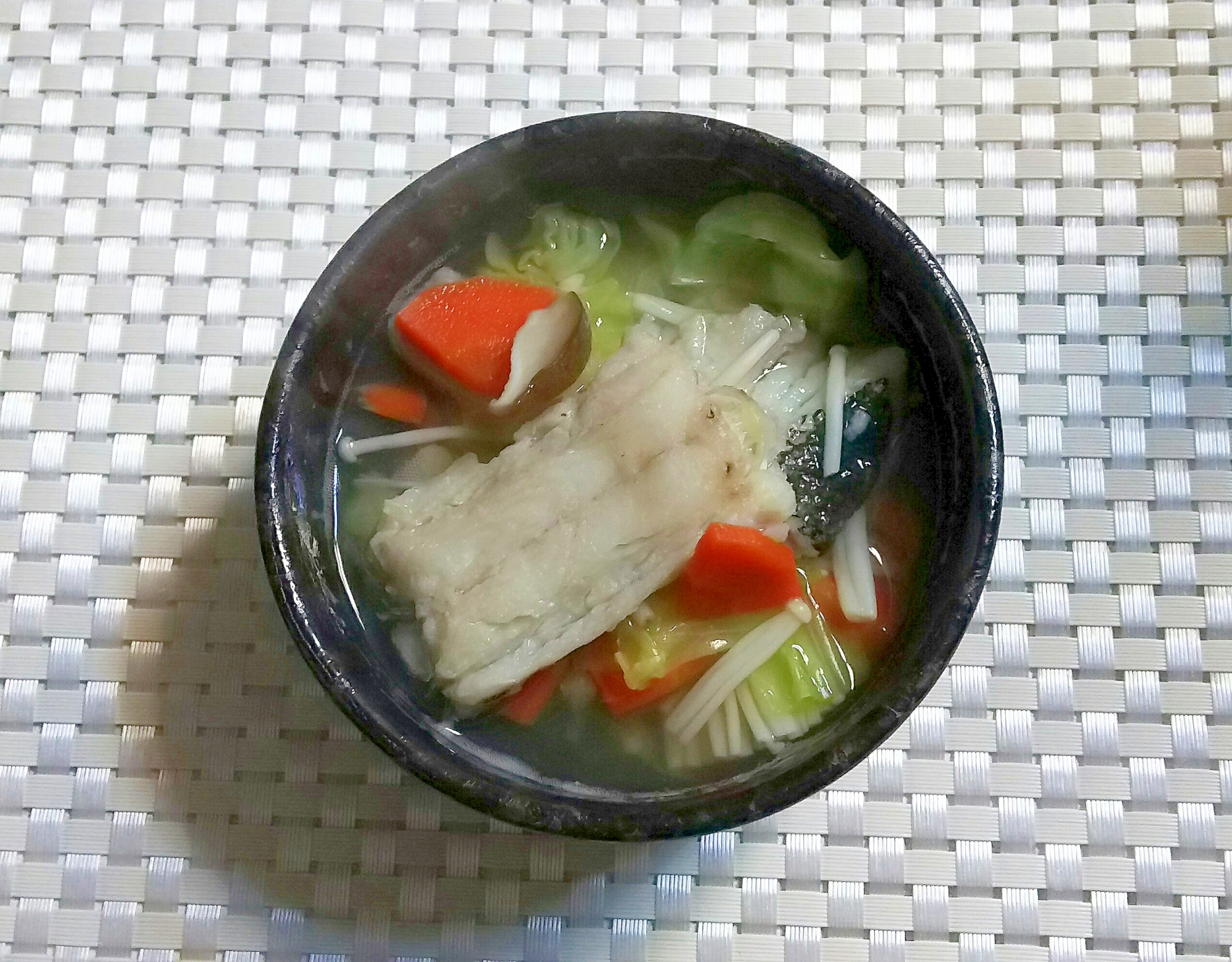 白だしで優しい味☆タラとキャベツの鍋