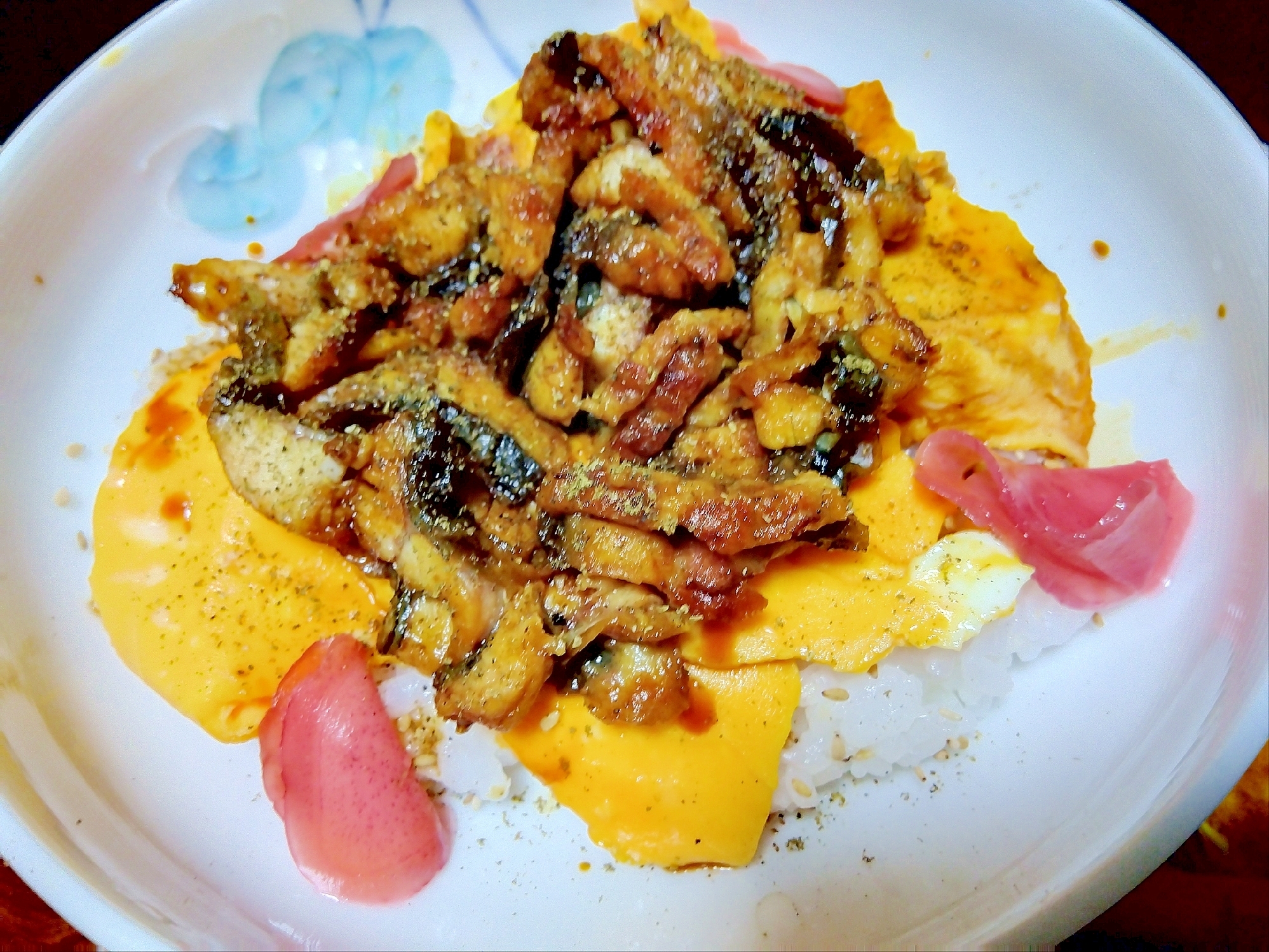 胡麻香る✿⁠刻み鰻&玉子丼