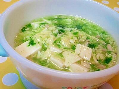 白い器に盛られた、豆腐のとろみ煮