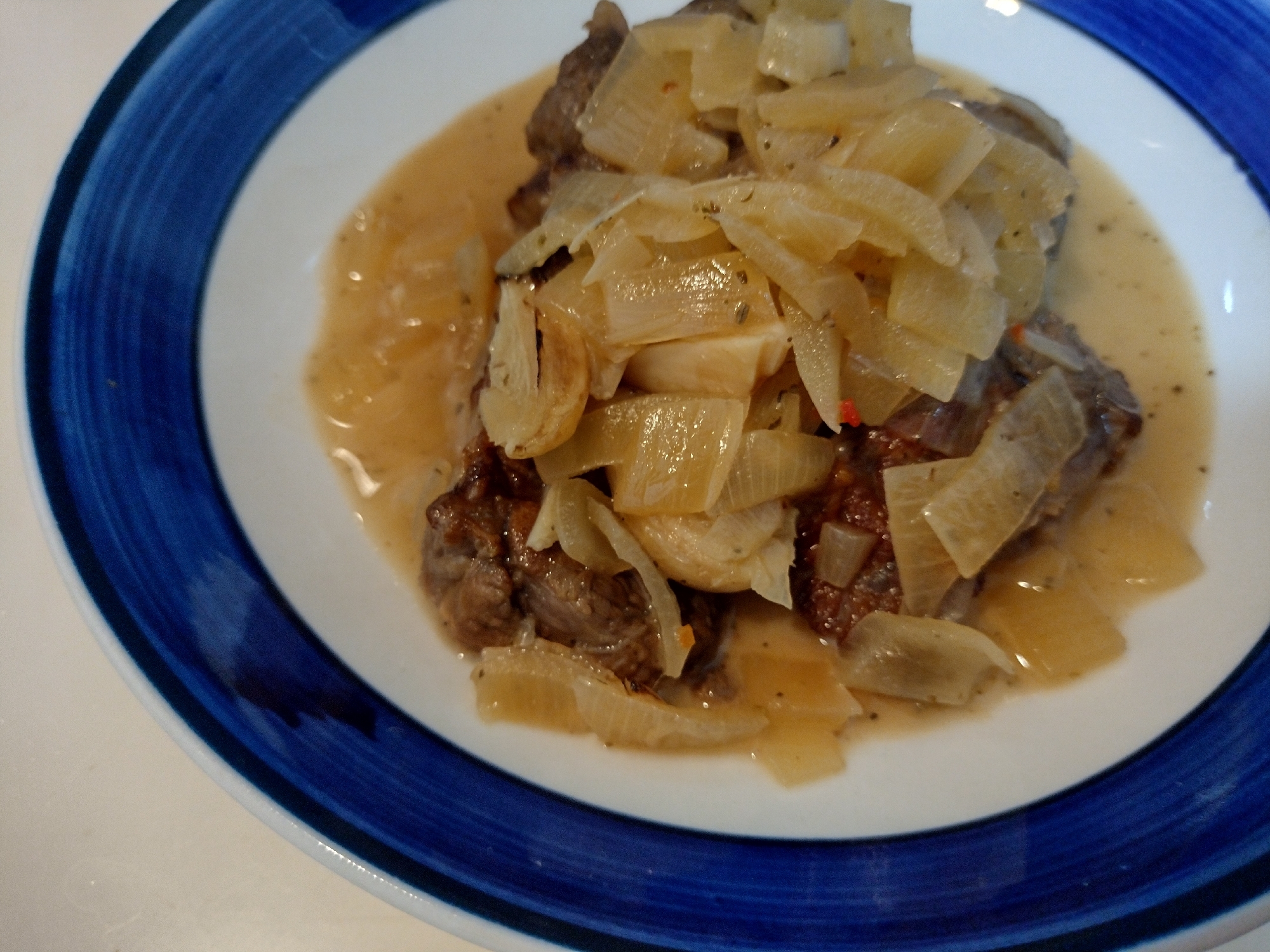 牛スネ肉の白ワイン煮込み