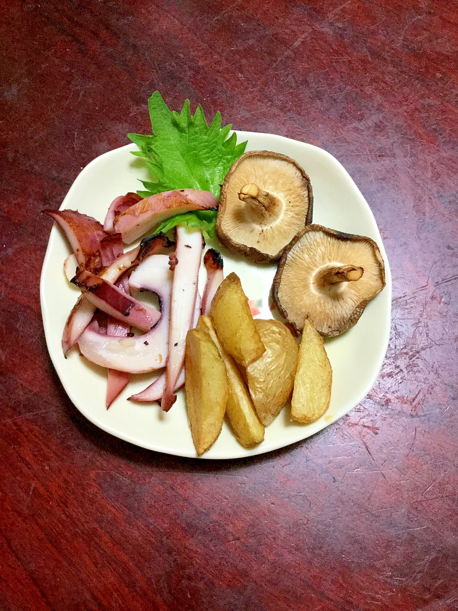 イカと椎茸のグリル焼きwithポテトフライ。