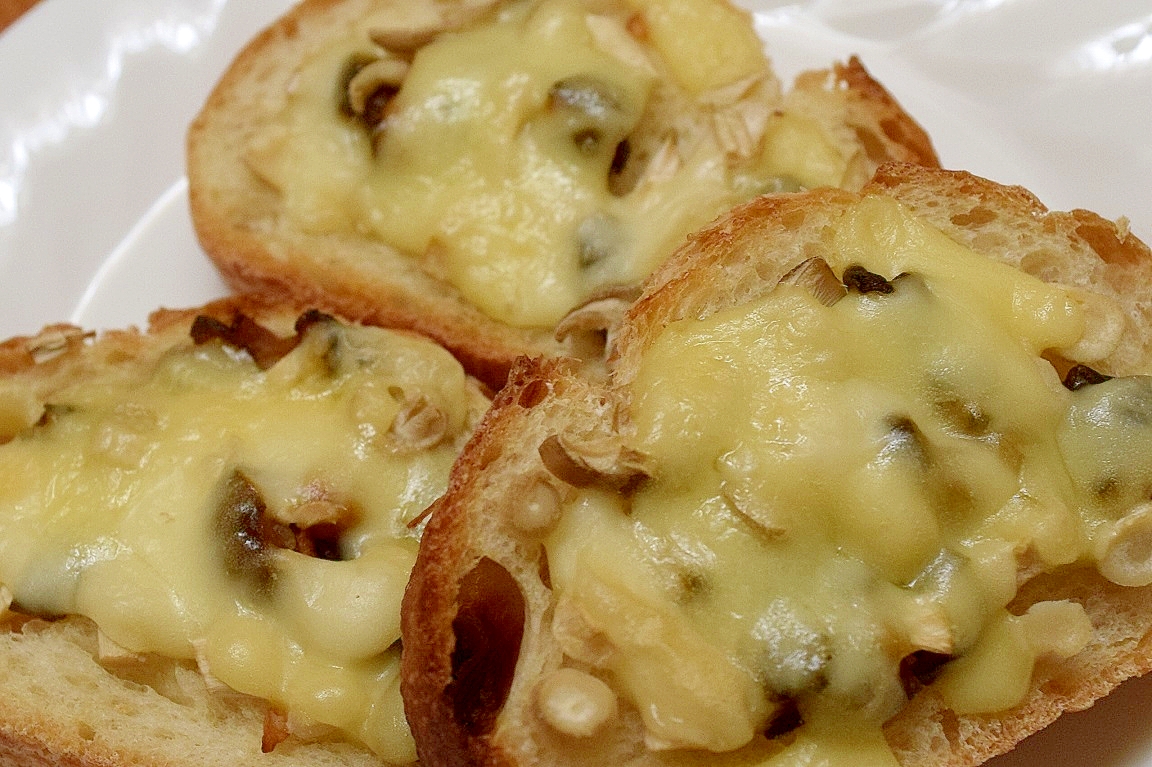 フランスパンDEしめじのチーズトースト