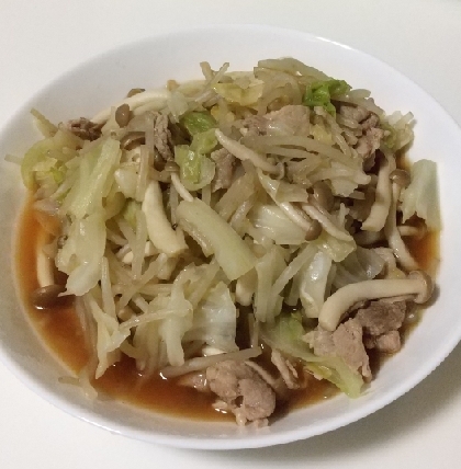 野菜多めにして作らせて頂きました♪(*´∇｀)
野菜たっぷりなのでヘルシーな感じでモリモリ食べられました♥️
とっても美味しく出来ました♪( ﾟДﾟ)ｳﾏｰ