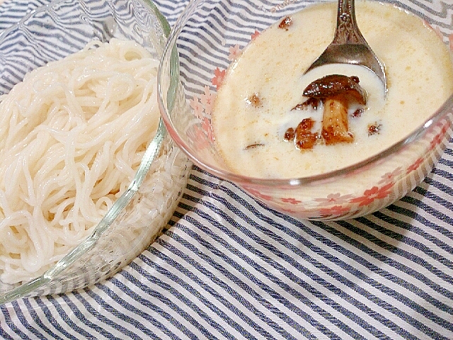 味噌きのこ豆乳スープのつけ麺そうめん