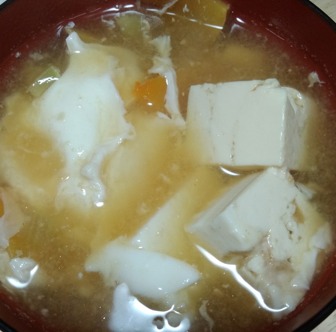 南瓜と豆腐の卵味噌汁