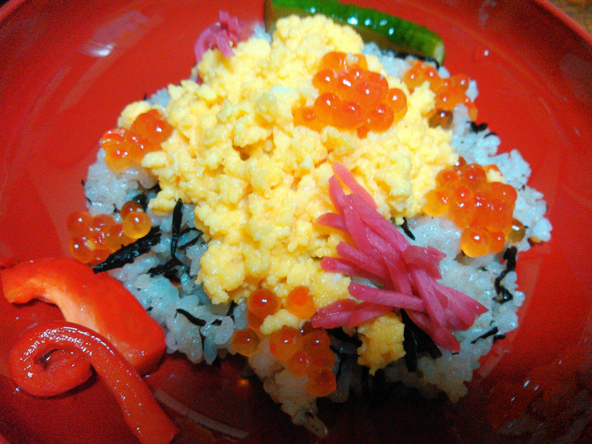 ひじき酢飯の卵そぼろ丼