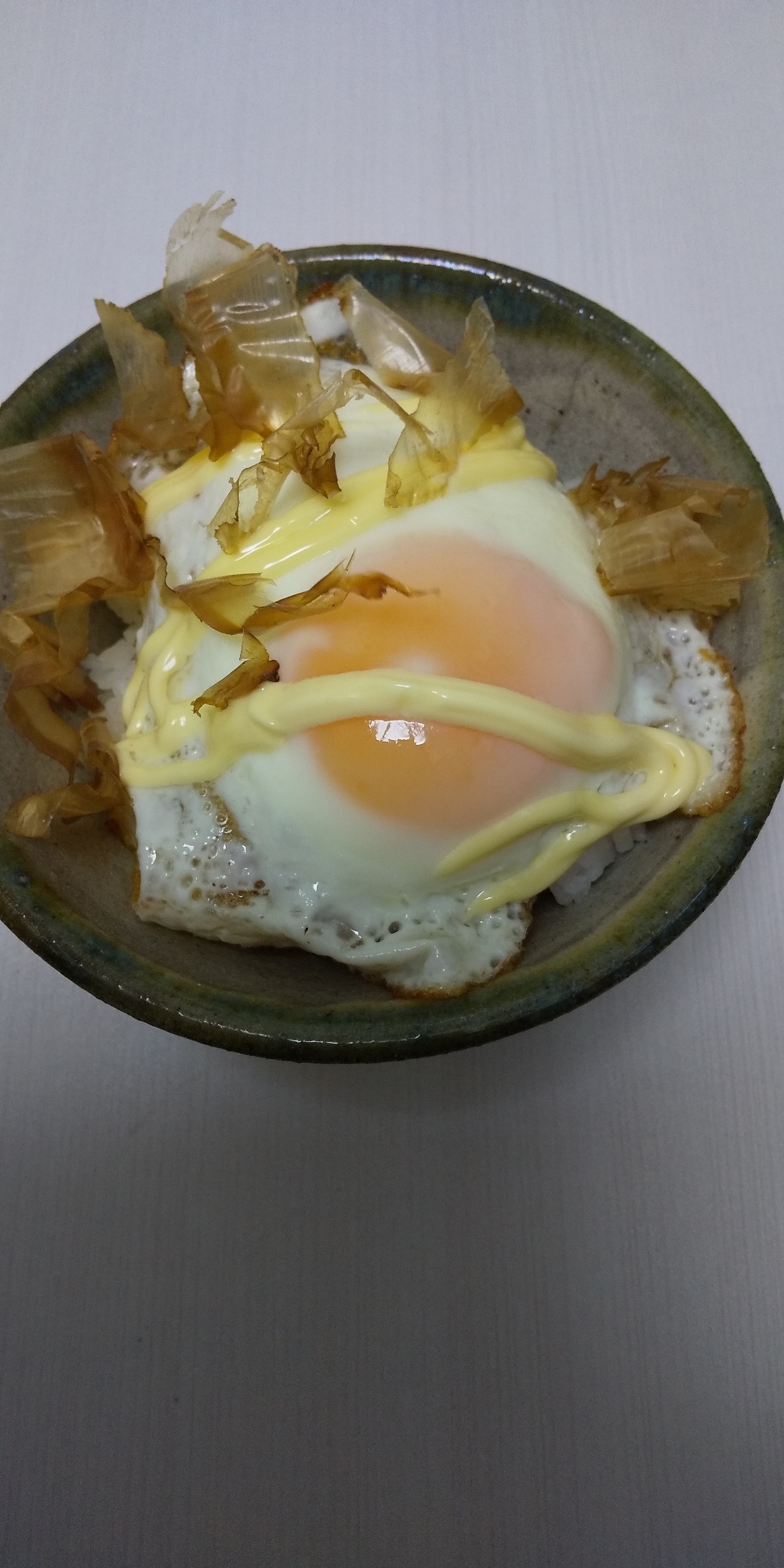 花かつおとマヨネーズde目玉焼き丼☆