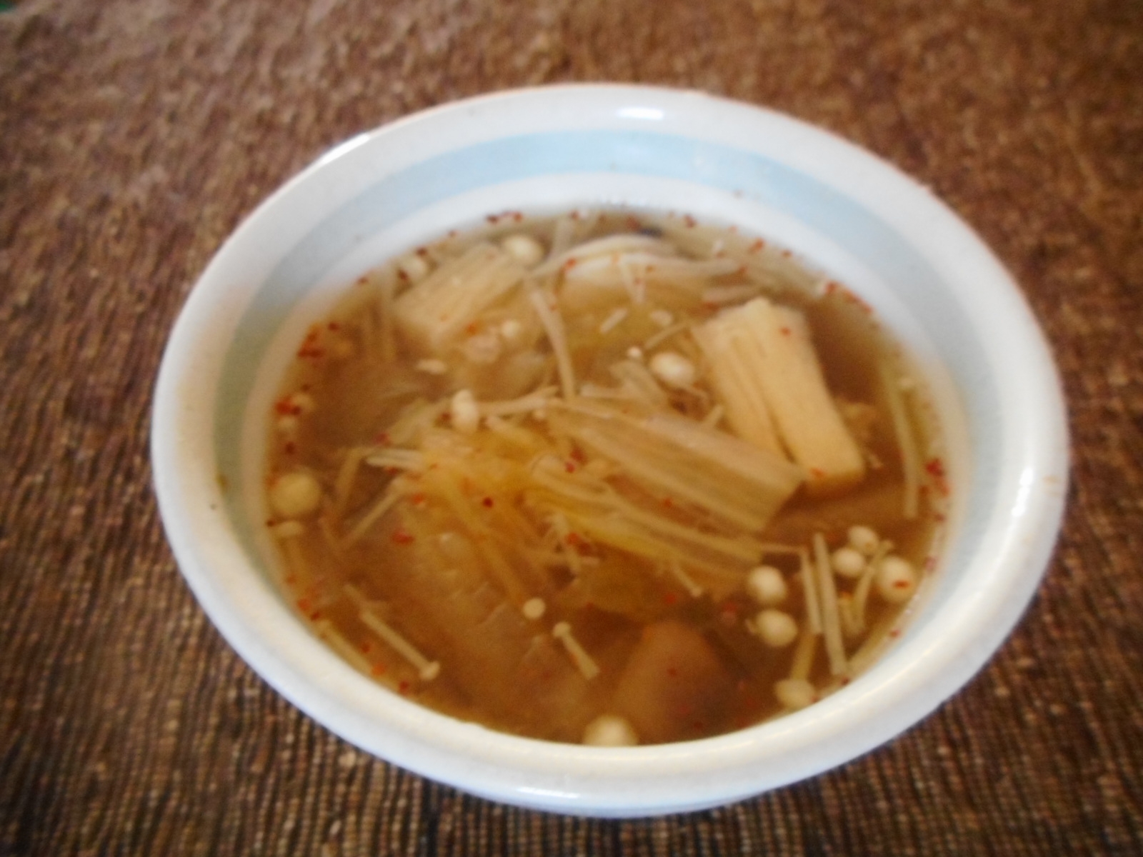 白菜漬けときのこのスープ