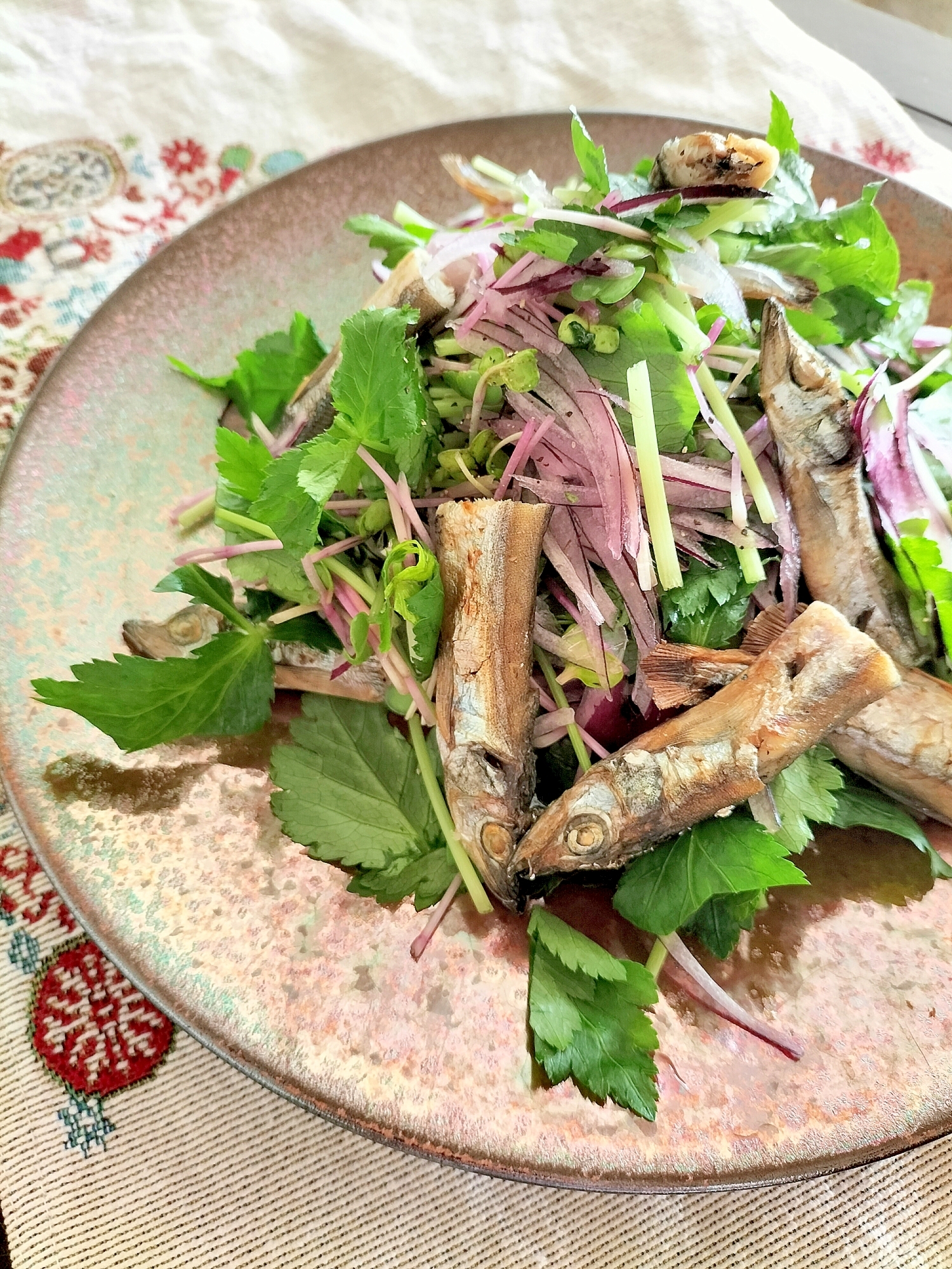 焼きたてししゃもと三つ葉の香りサラダ♪
