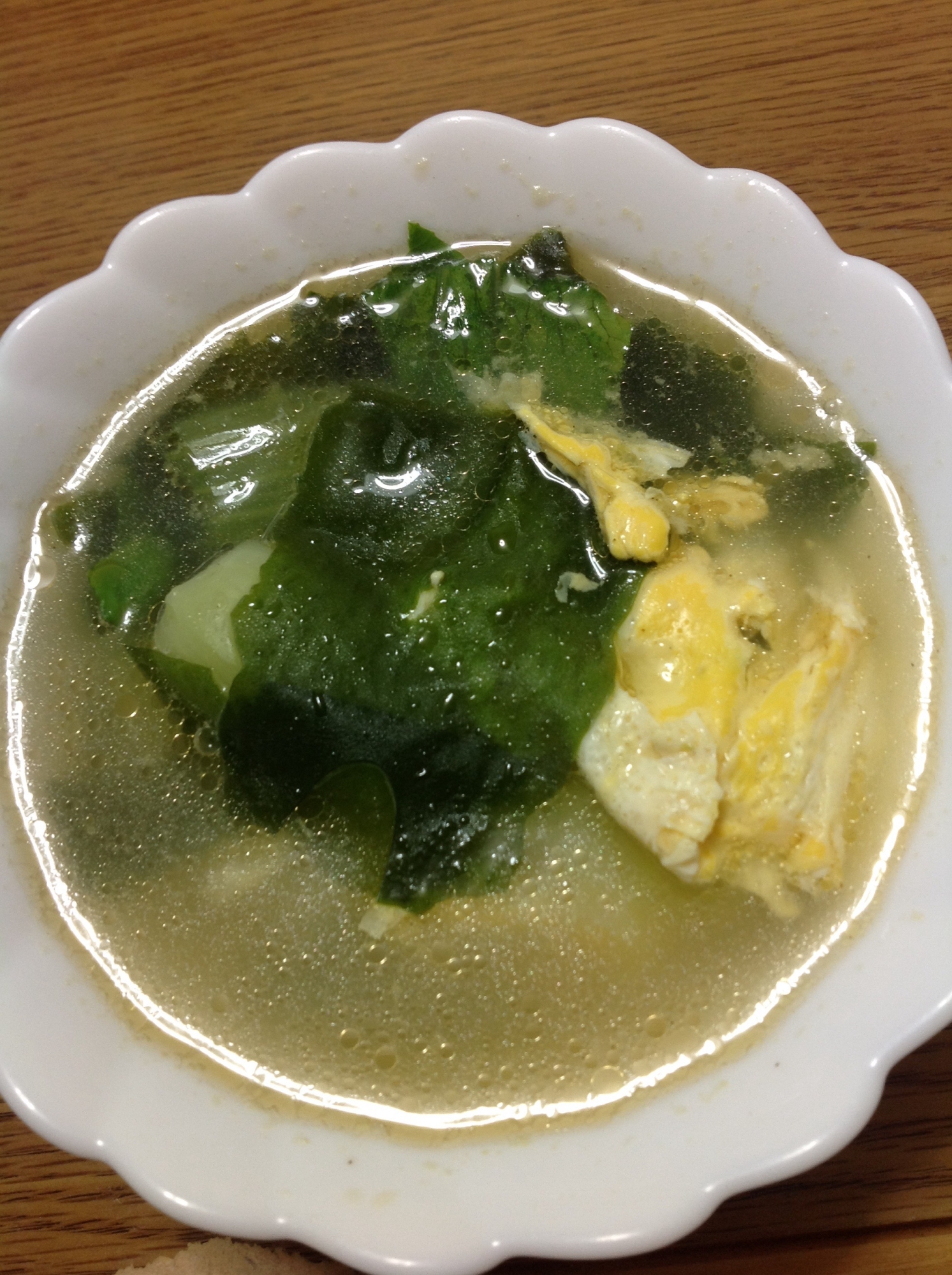 青梗菜と卵とわかめのスープ