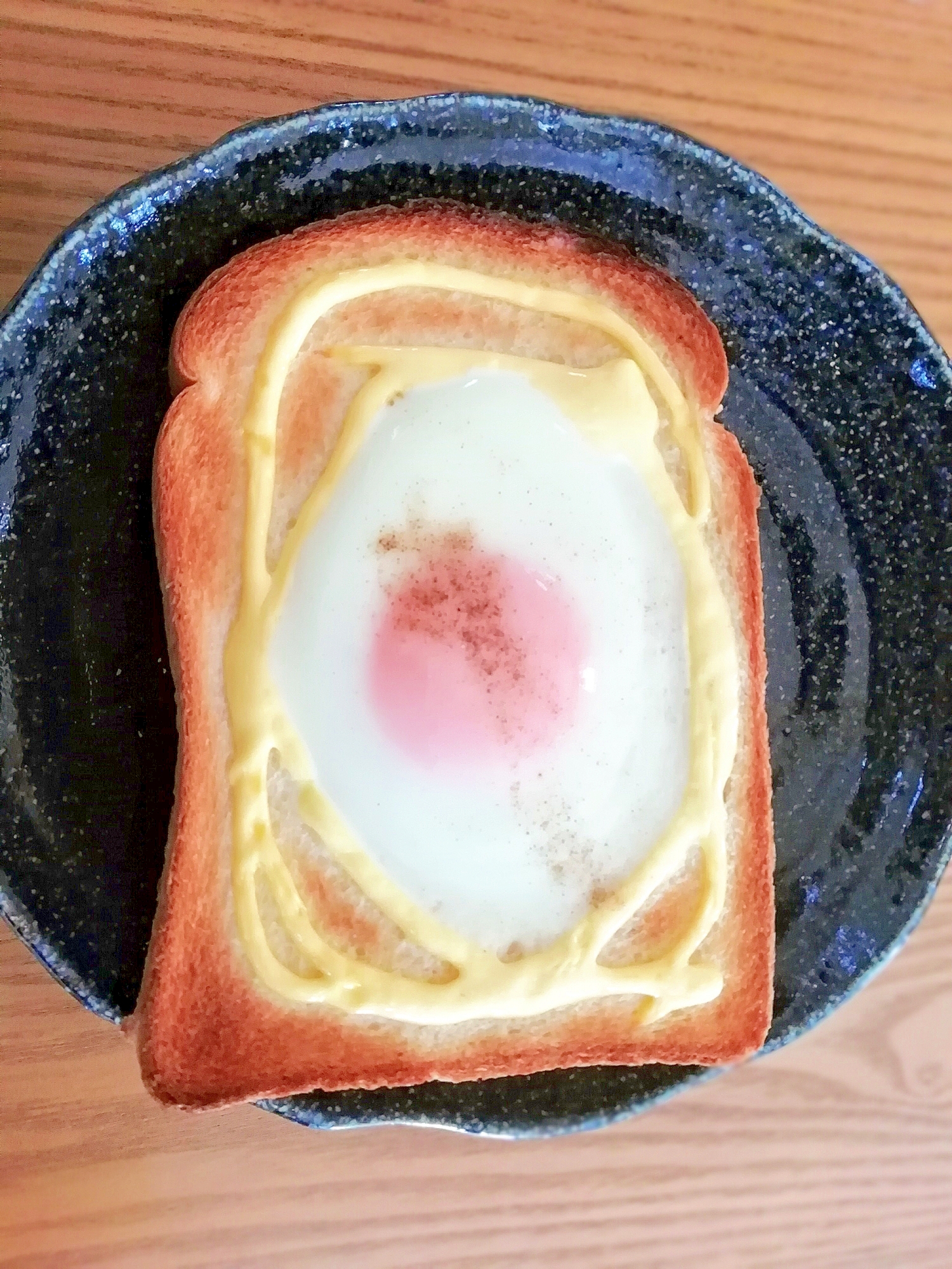 簡単朝食、目玉焼きトースト