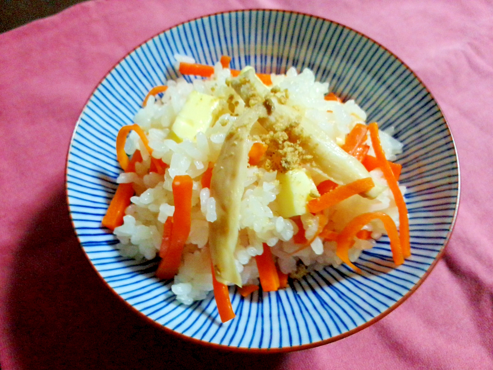 チーズとエリンギの炊き込みご飯（広島産）