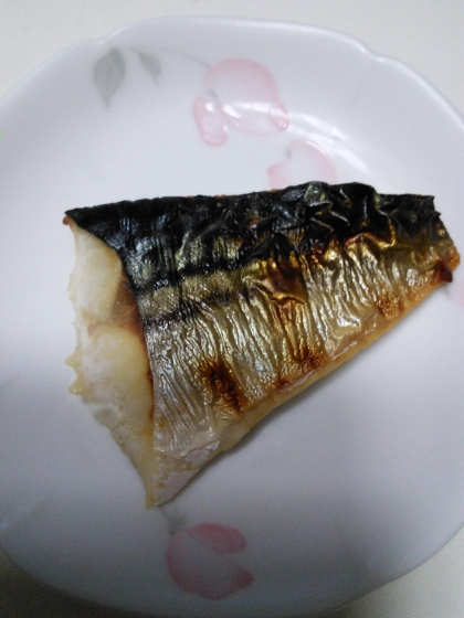 目からウロコ！？　グリルを汚さず魚を焼く方法！　