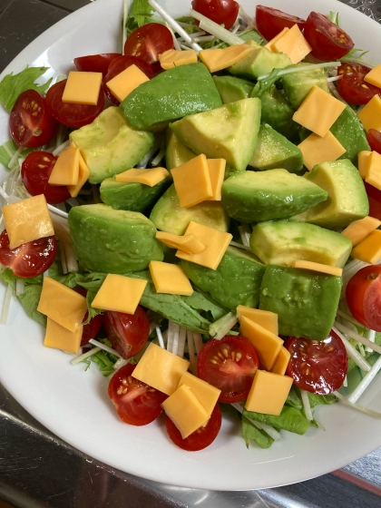 ドレッシングがめちゃおいしかったです！たくさん野菜がとれて栄養満点ですね。また作ります。