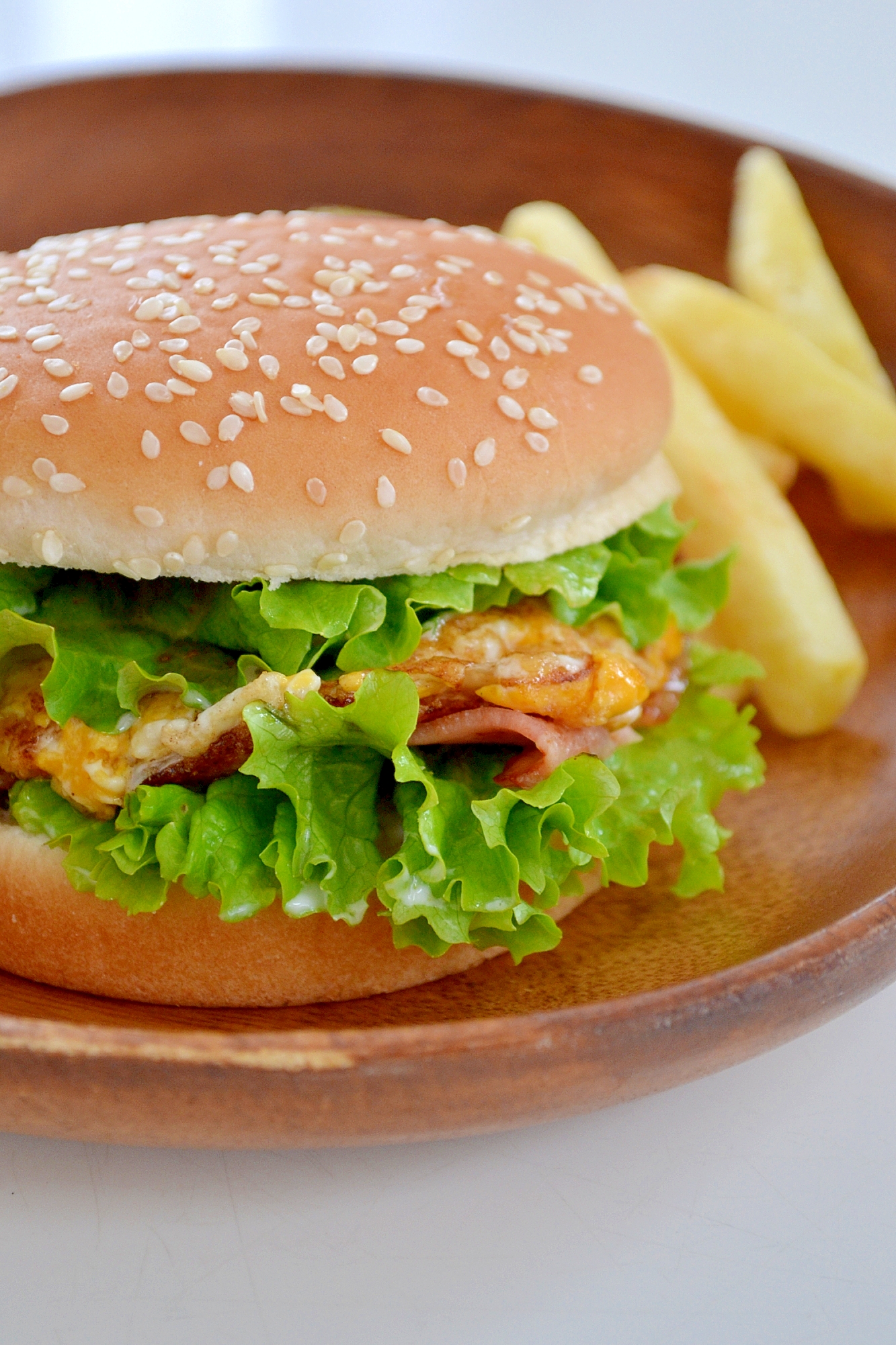 *ベーコンエッグレタスバーガー*