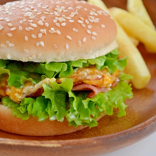 ベーコンエッグレタスバーガー レシピ 作り方 By はい 山田です 楽天レシピ ベーコンエッグレタスバーガー レシピ 作り方 By はい 山田です 楽天レシピ