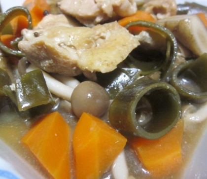 レタス切り昆布しめじ人参の蒸し焼き