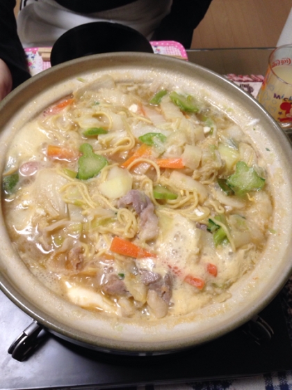 肉野菜の煮込みラーメン