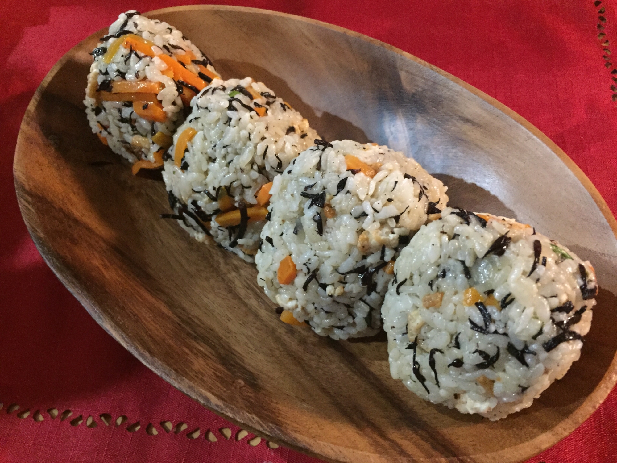 【作り置きレシピ】ひじきと鶏そぼろのおにぎり