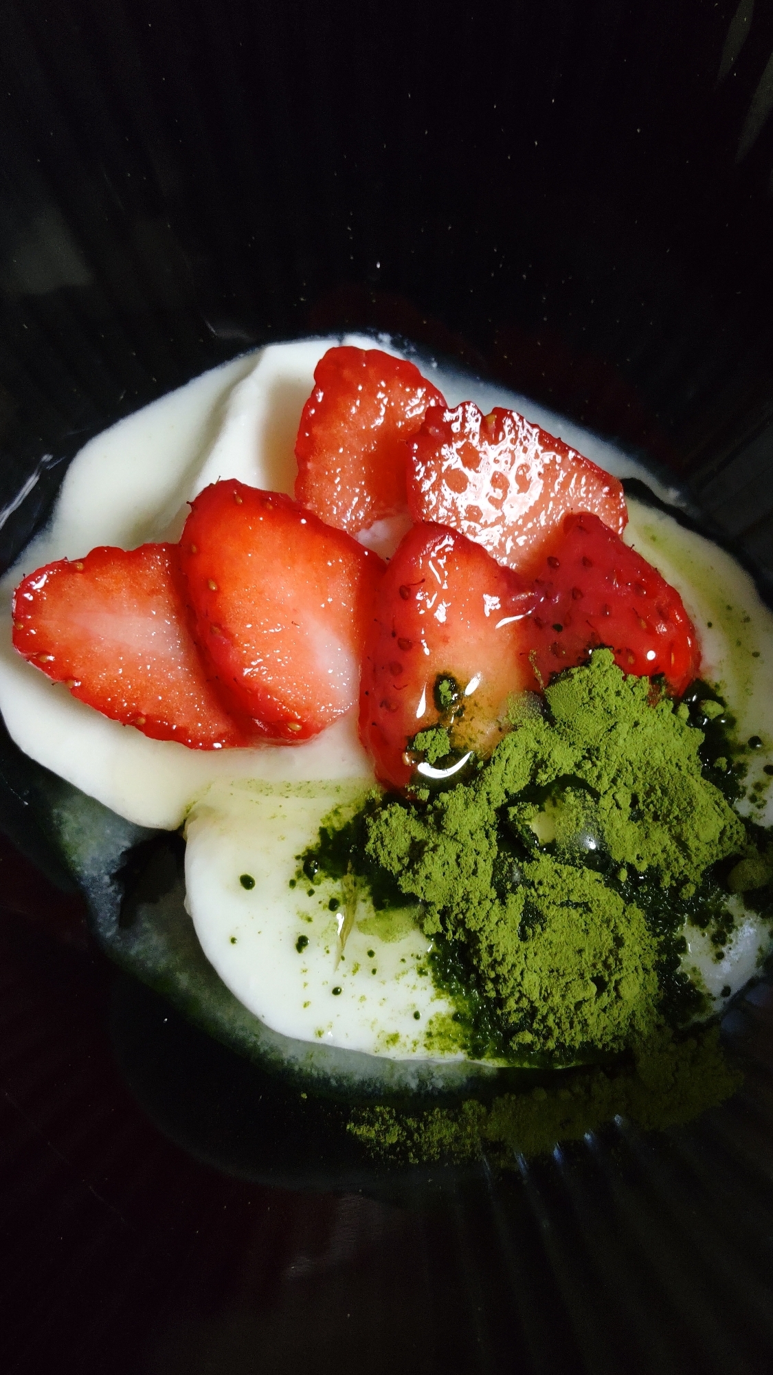 苺と抹茶のヨーグルト