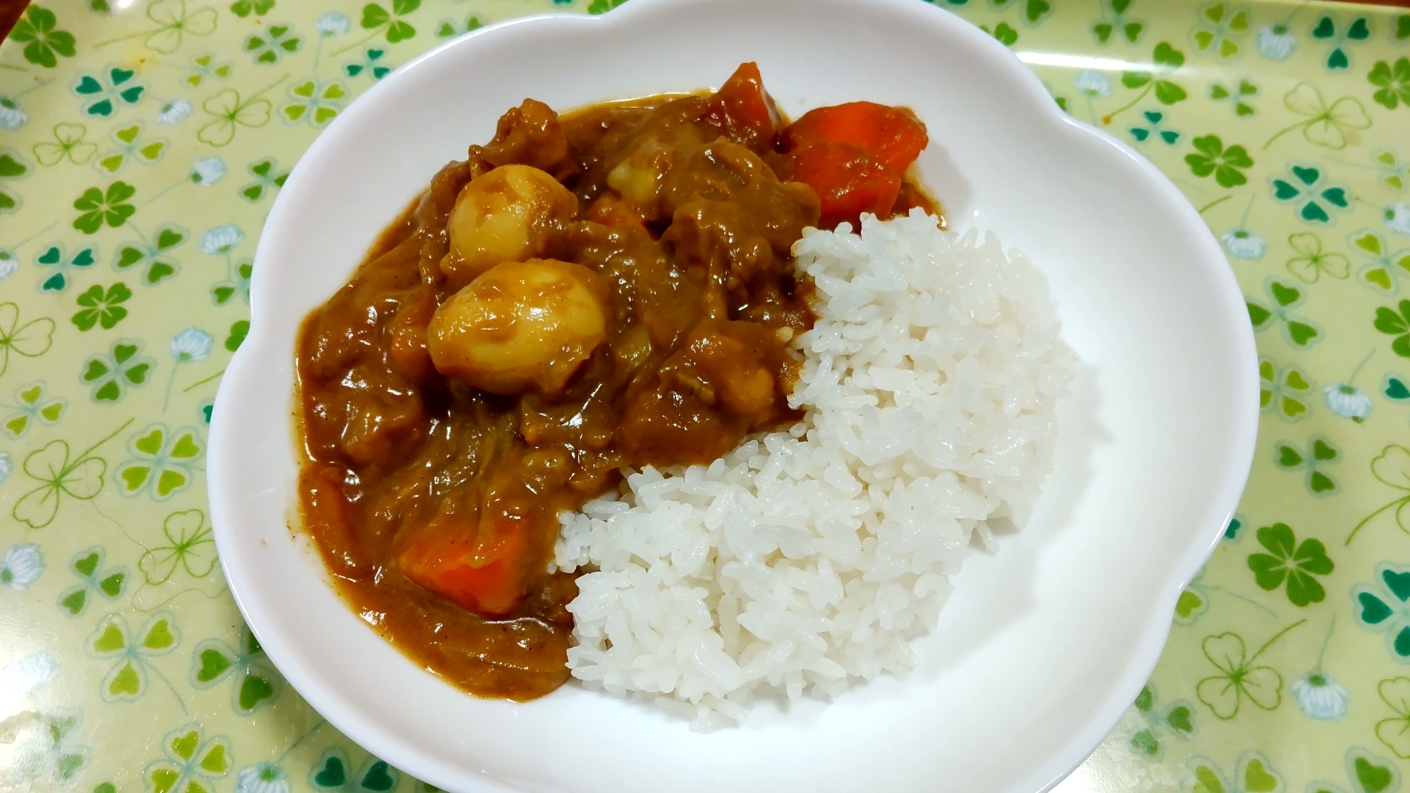 うずら卵ごろごろカレーライス