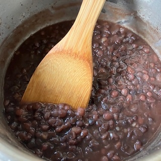 小豆から煮るぜんざい