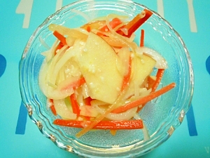 にんじんと玉ねぎの塩麹サラダ(りんご入り）
