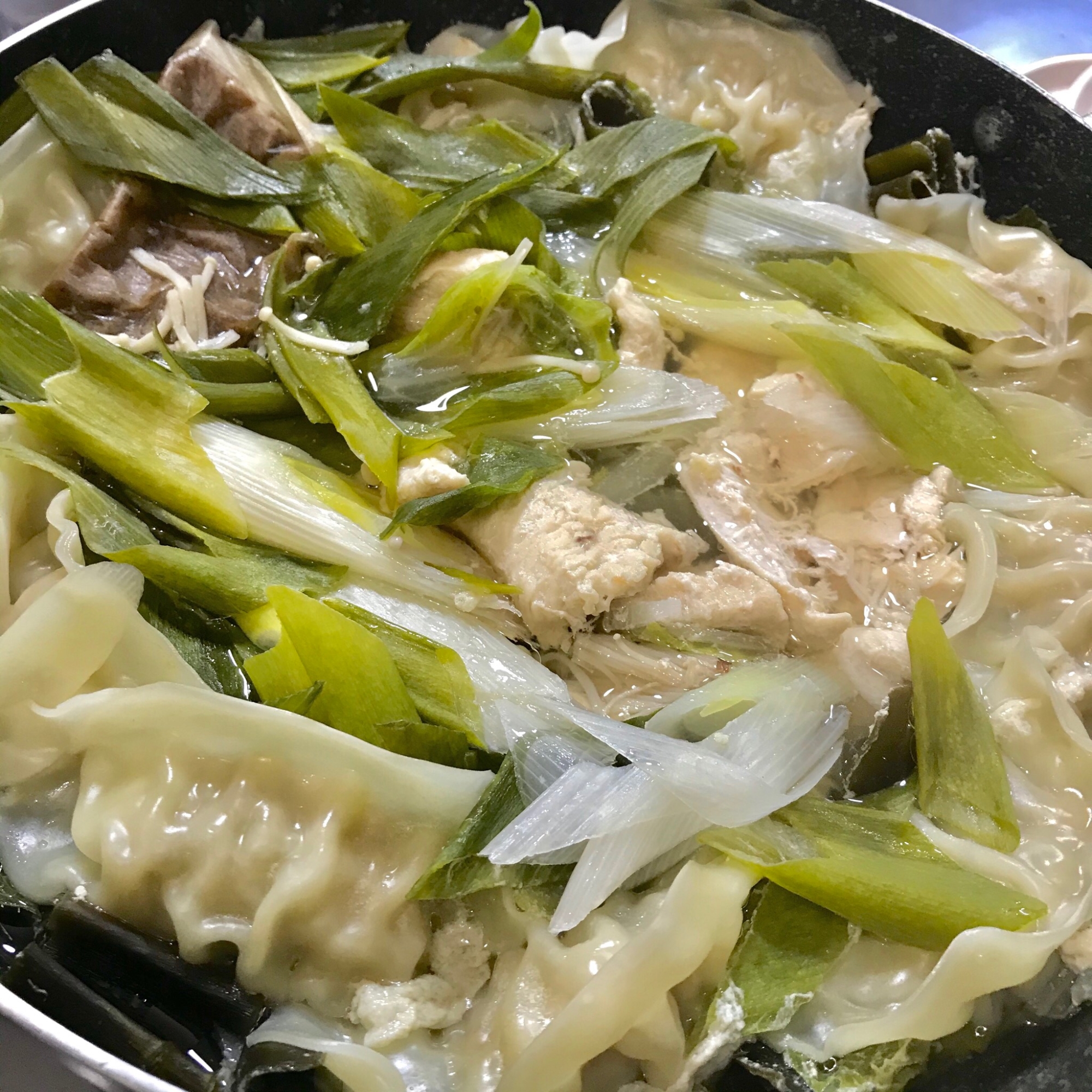 野菜たっぷり餃子鍋