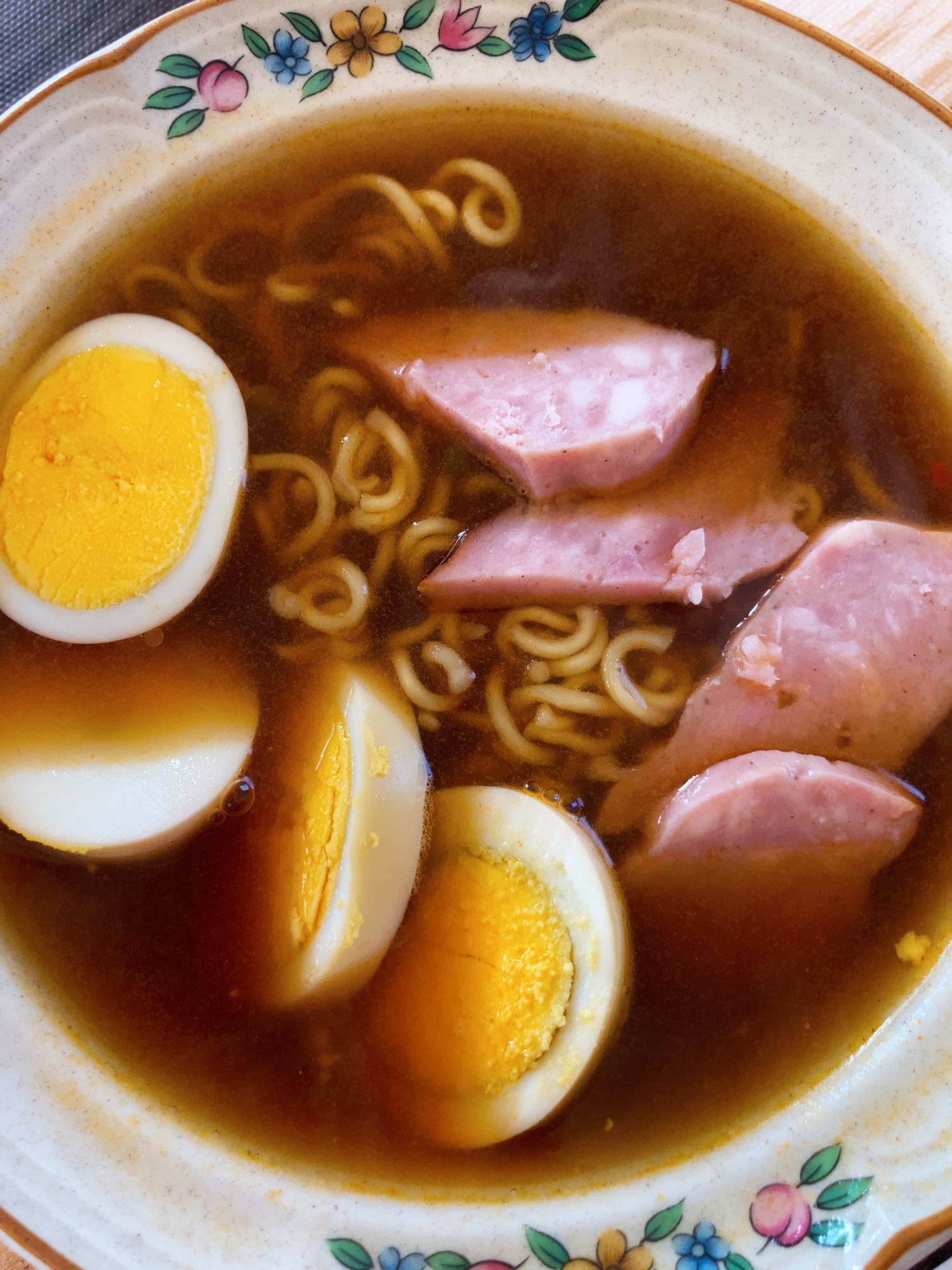 厚切りハムと卵ラーメン