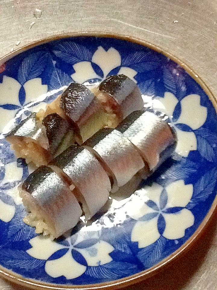 しめ秋刀魚寿司