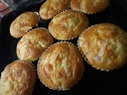 マフィン型でミニお総菜パン❤ハムチーズ入りピザパン