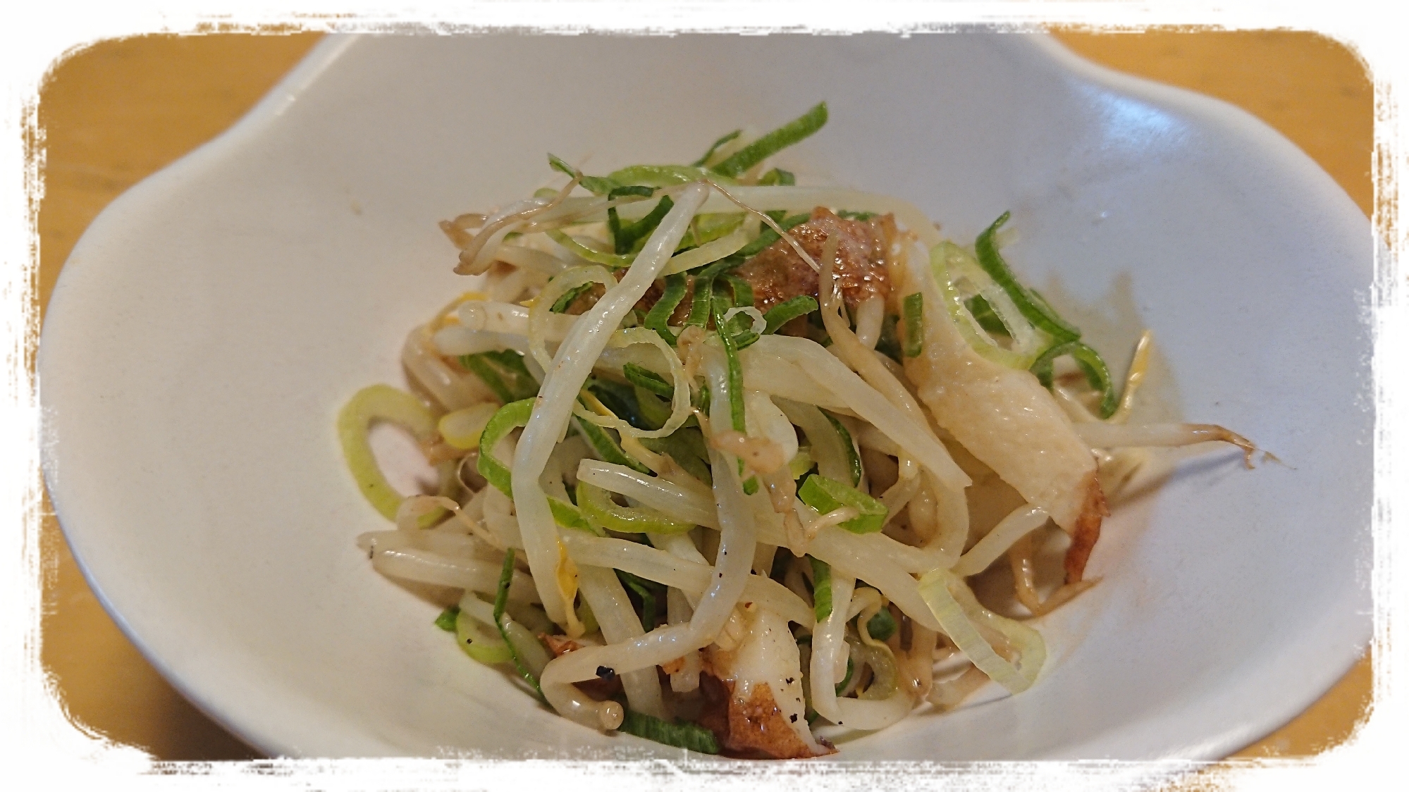 レンジ完結☆青ネギたっぷりのもやしとちくわのナムル