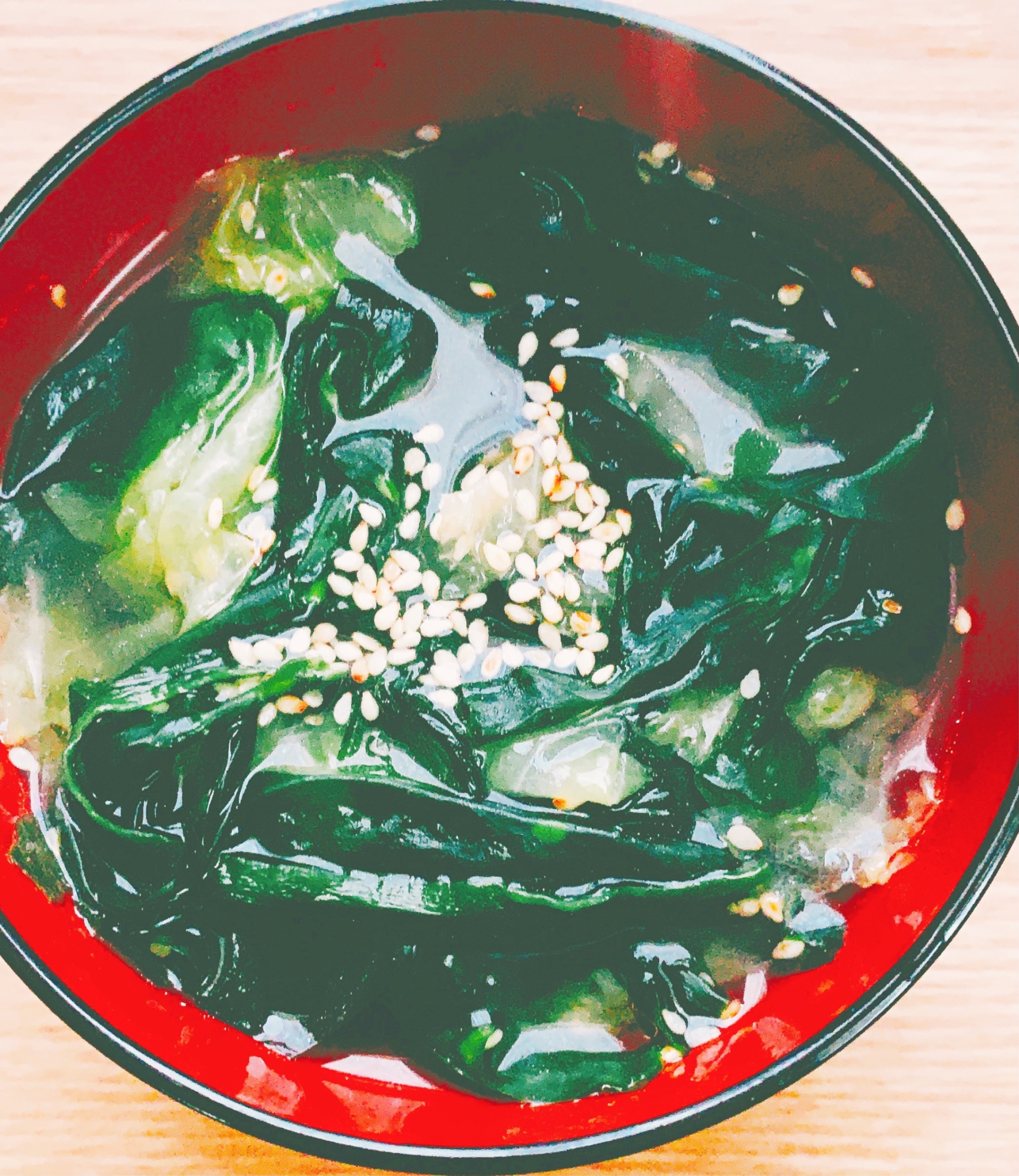 わかめとレタスの簡単中華風スープ