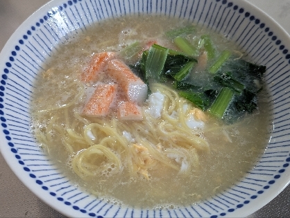 カニカマとほうれん草のラーメン