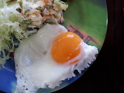 簡単朝食♪ハム乗せ目玉焼き