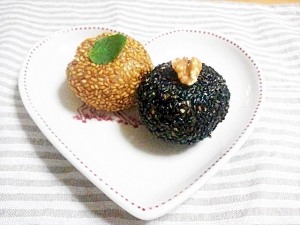 外も中もまっくろ！黒ごまだんご