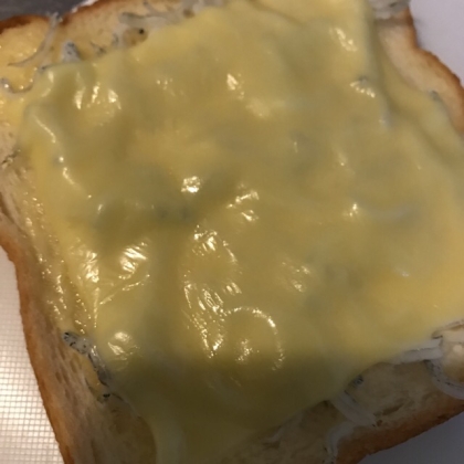 チーズじゃこトースト 