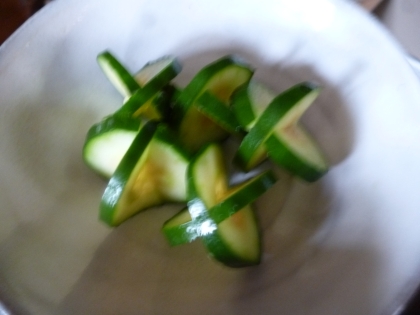 （ｏ´∀｀ｏ）かわいい胡瓜の飾り切り「まり」は、うきうき作る楽しく作りました♪