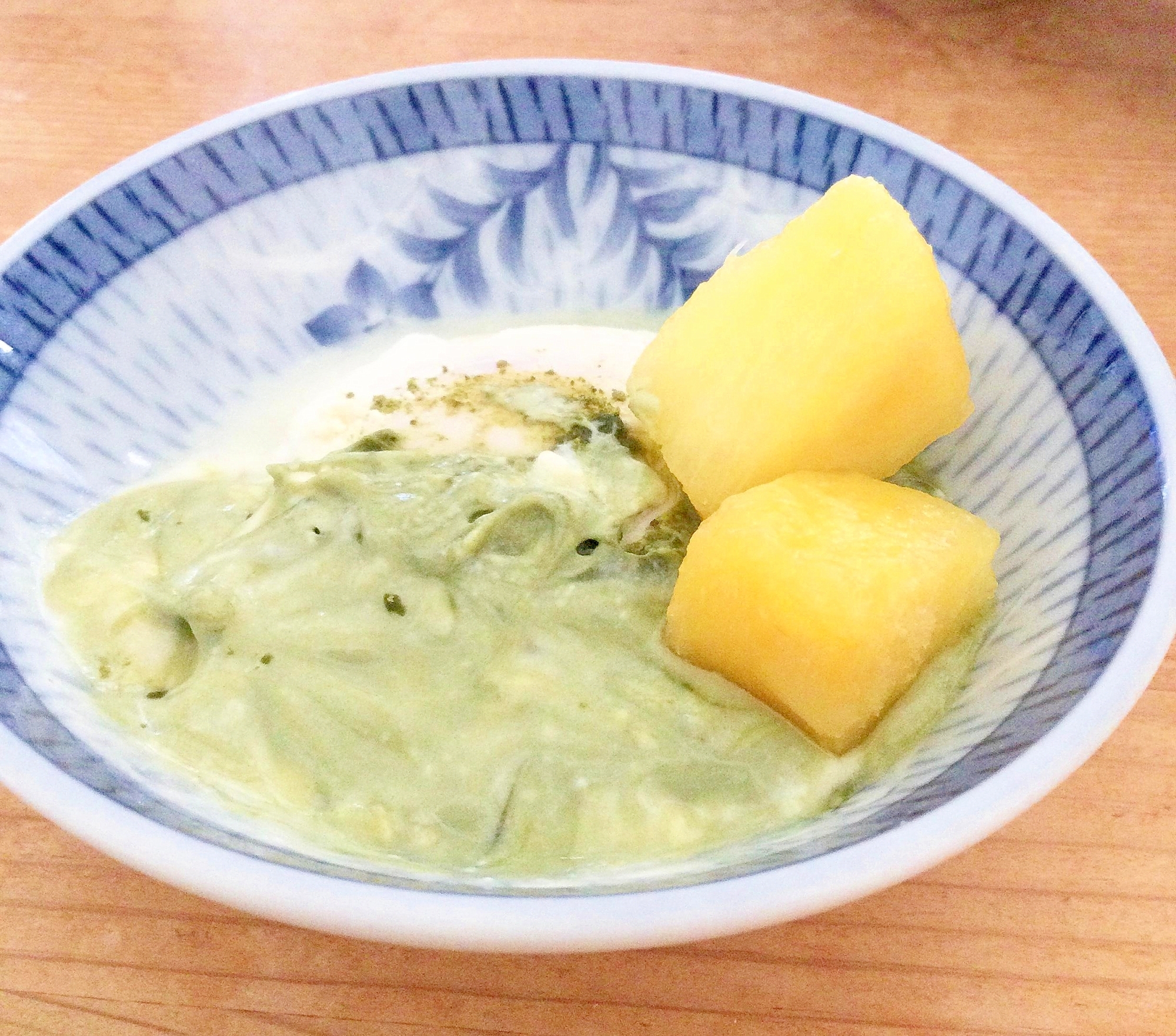 明日葉豆乳ヨーグルトかけ♡たまご&パイナップル♪