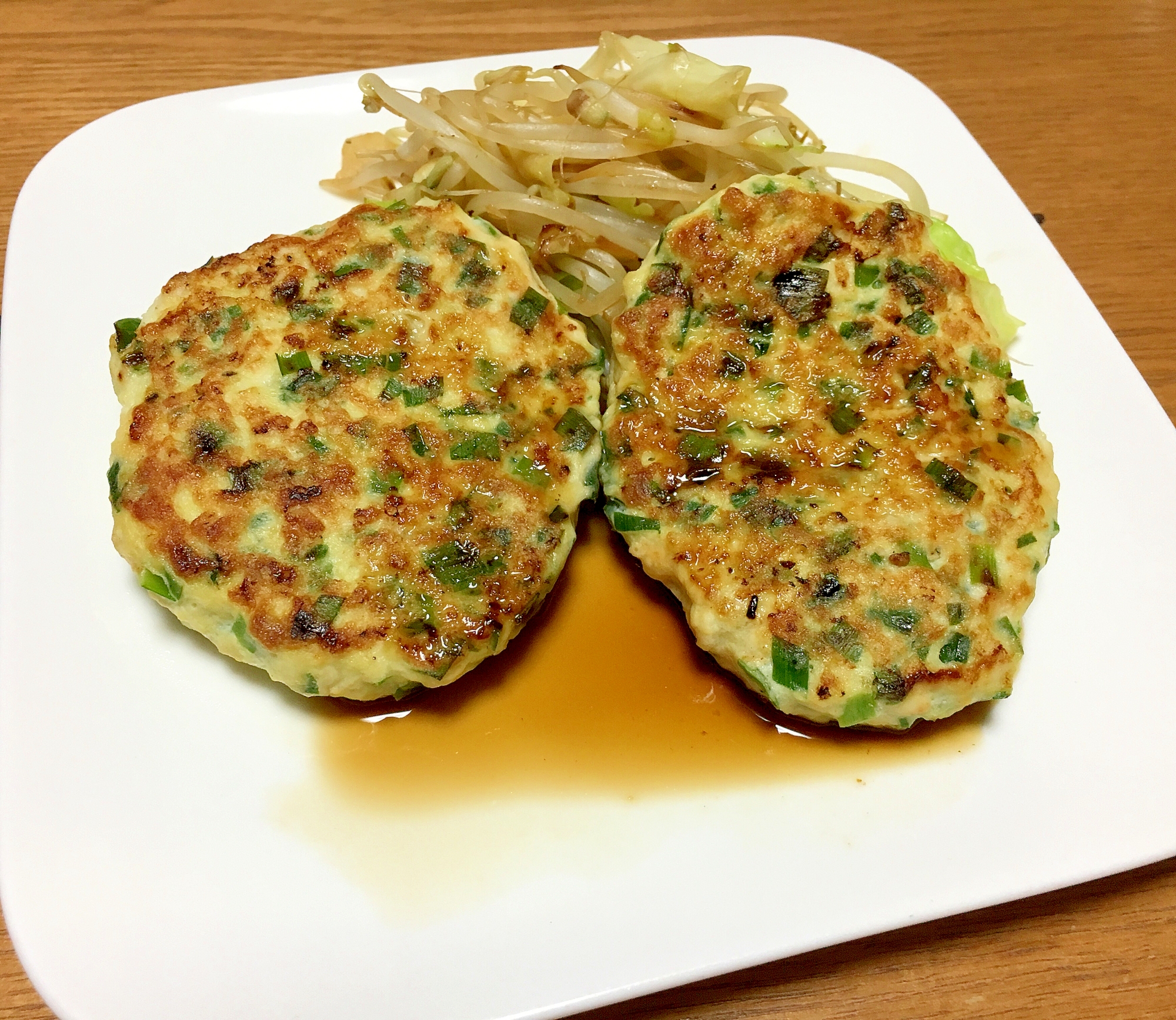 ニラと鶏ひき肉の豆腐ハンバーグ
