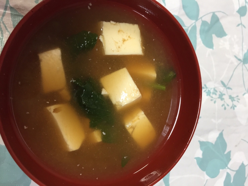 豆腐と小かぶの葉っぱ(*^^*)味噌汁☆
