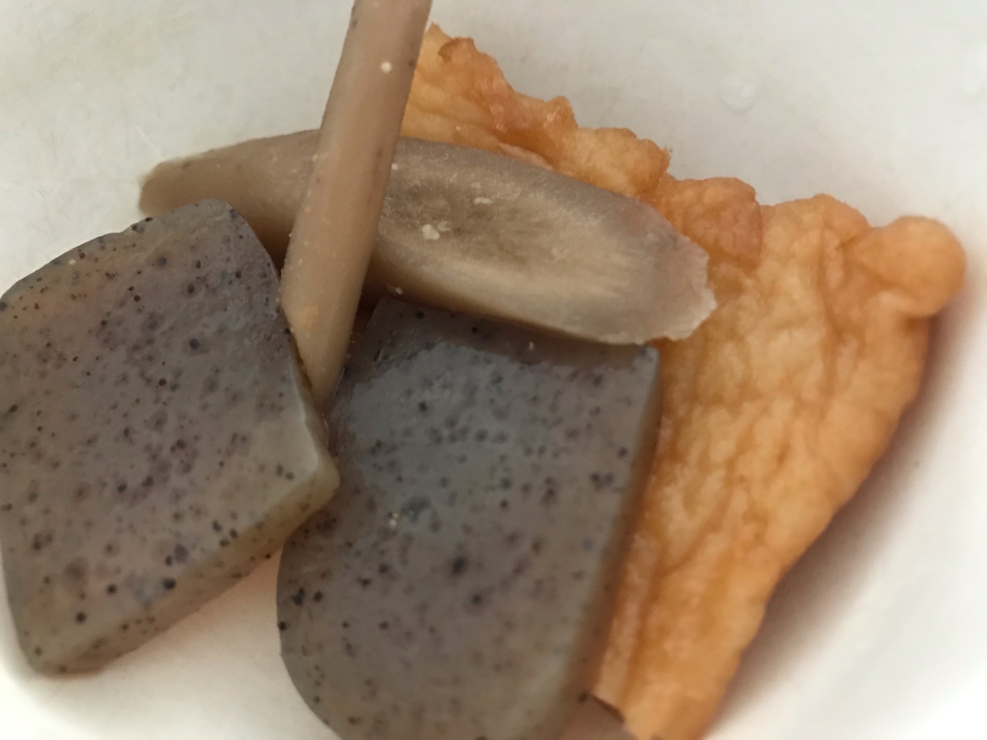 平天とごぼうとこんにゃくの煮物