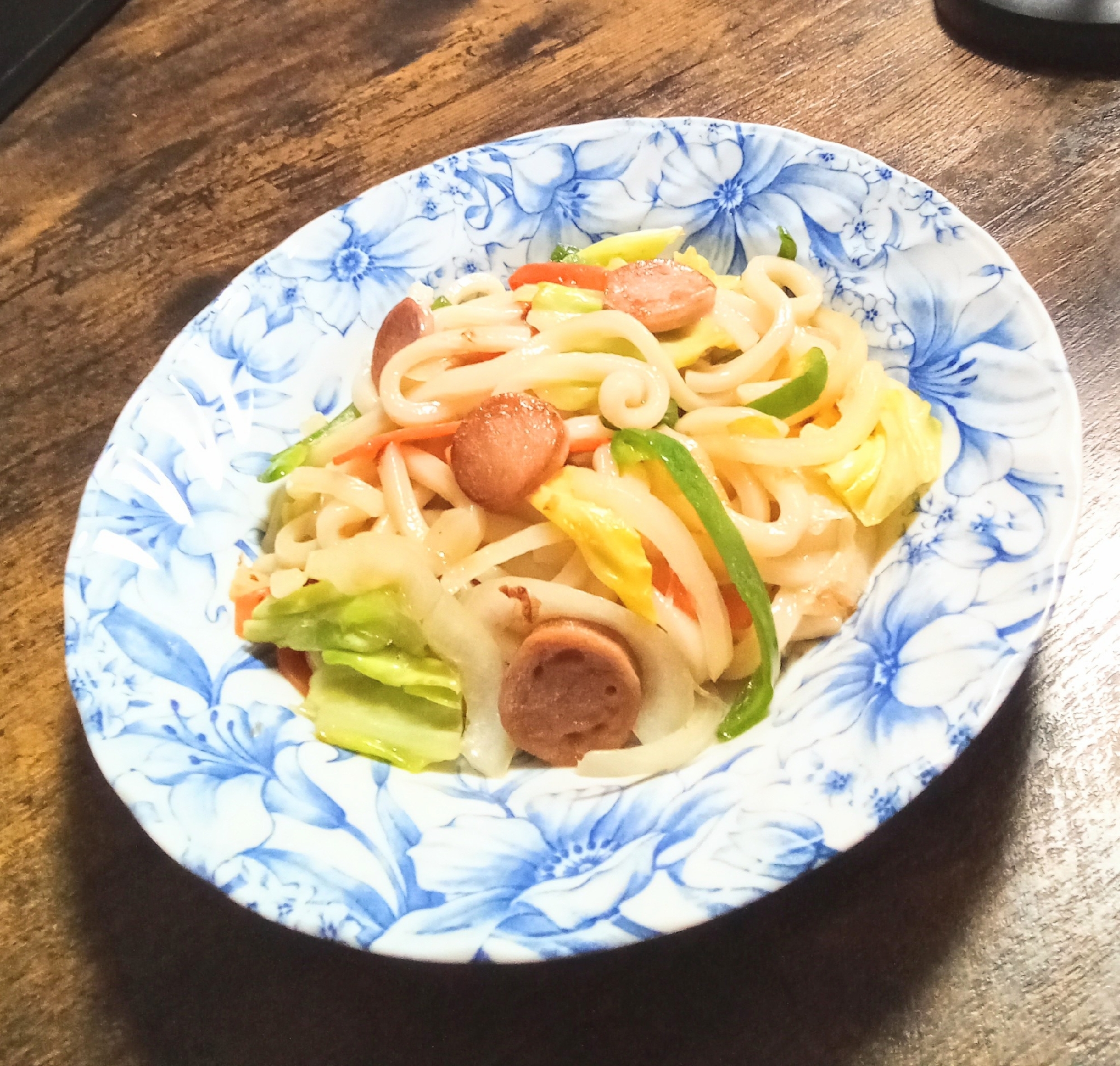 魚肉ソーセージ入り！めんつゆで焼きうどん
