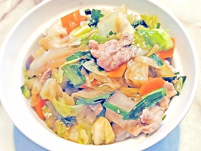にんにく増量中!野菜と豚小間のスタミナ中華丼♪